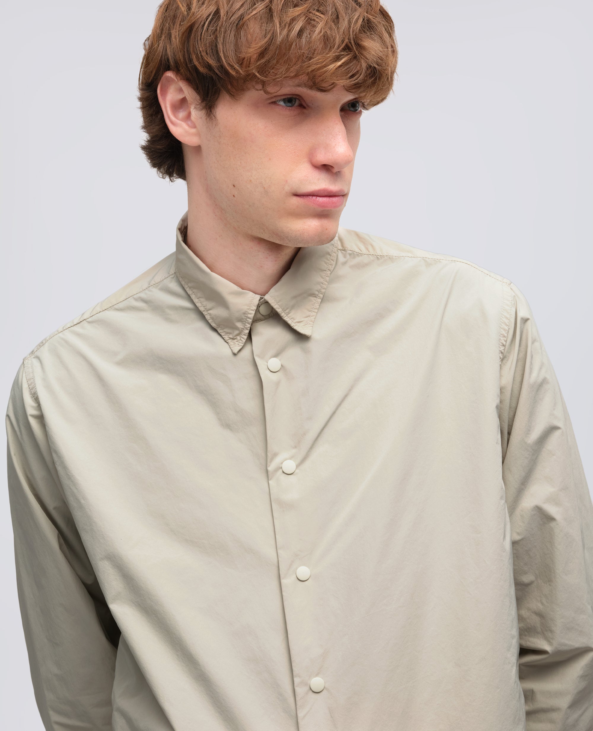 CAMISA REPELENTE AL AGUA DE POLIESTER Y NYLON - BEIGE - ASPESI