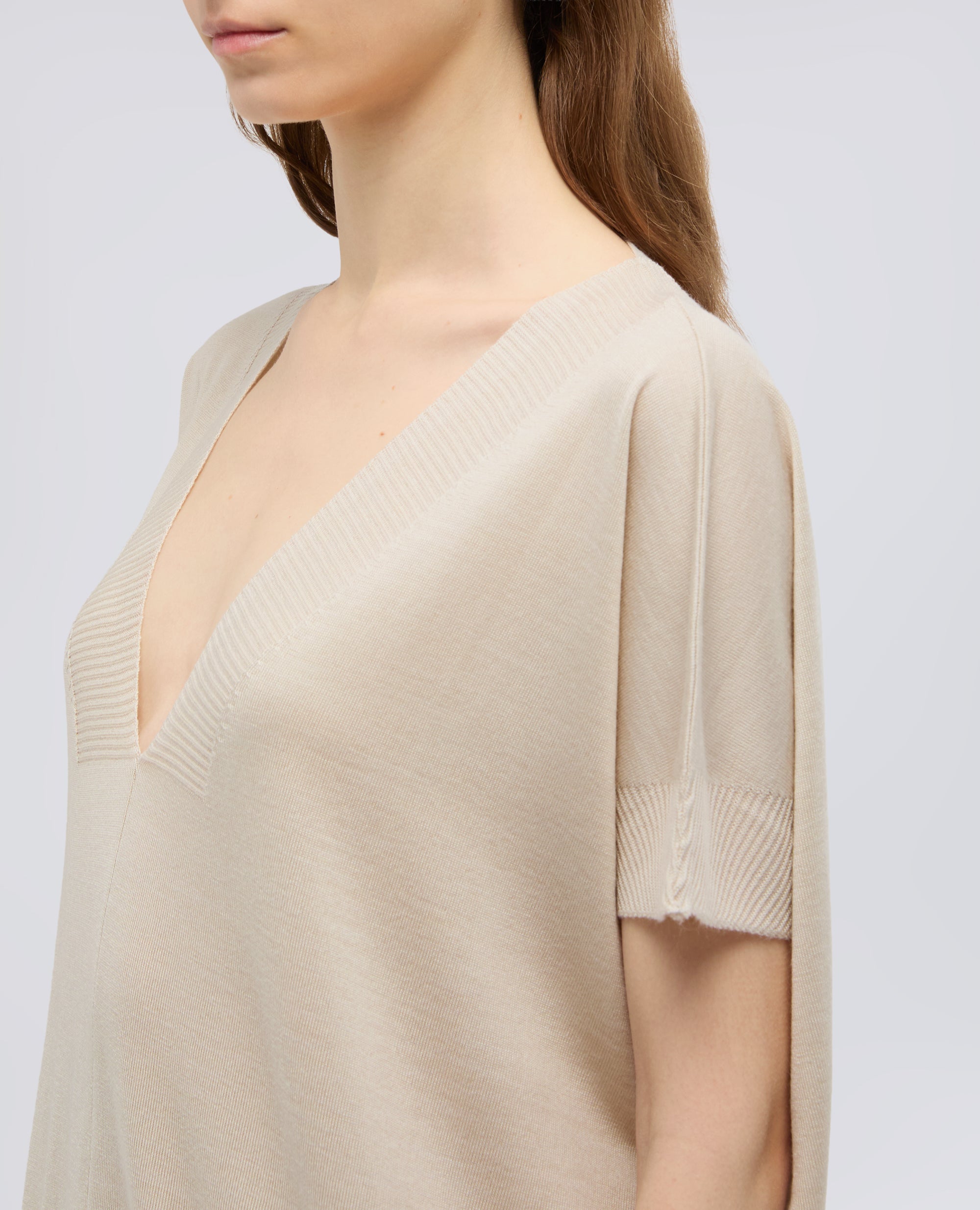 MAGLIA CON SCOLLO A V IN LANA E SETA - BEIGE - ASPESI