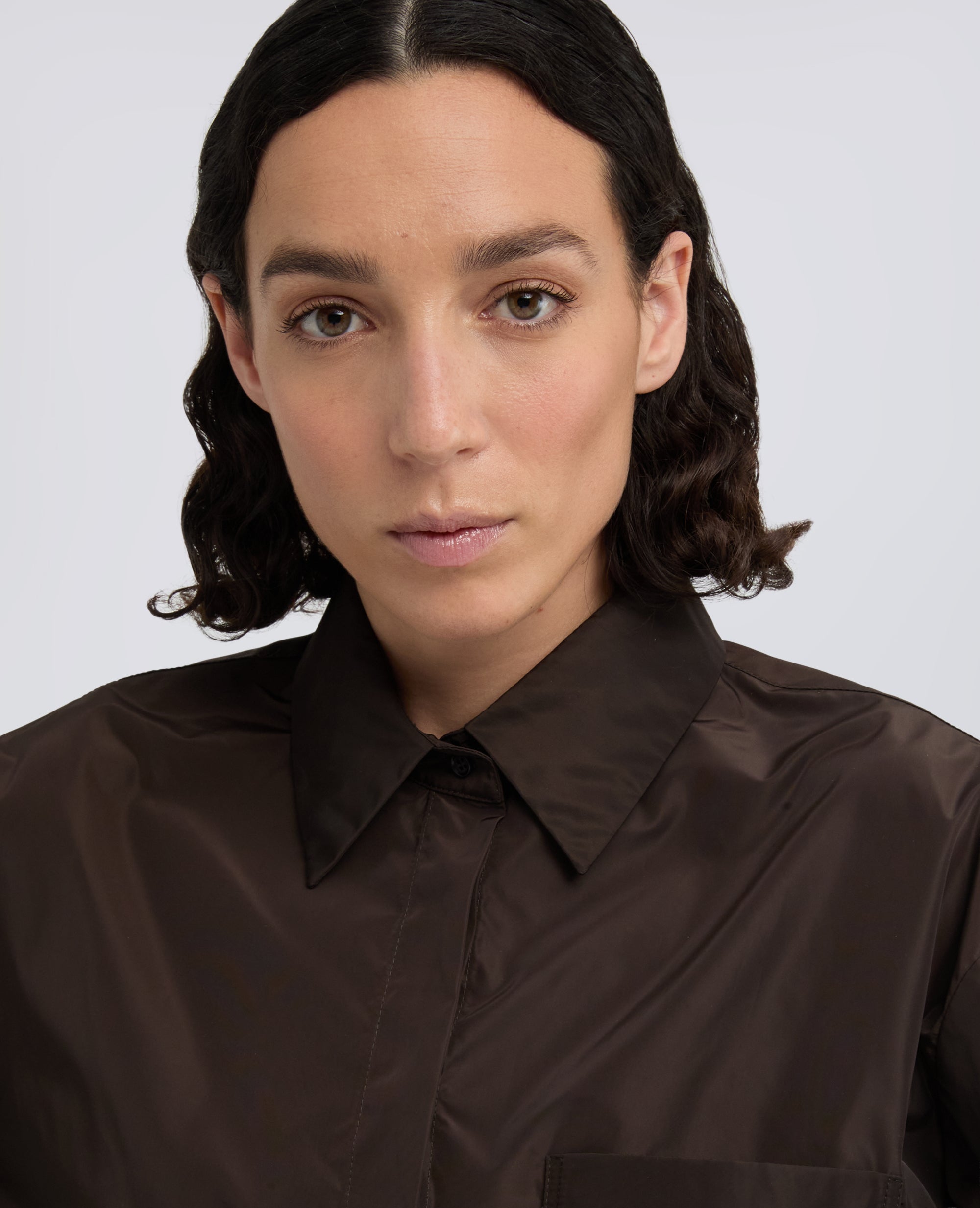 CAMICIA CLASSICA IN TESSUTO TECNICO - MARRONE - ASPESI