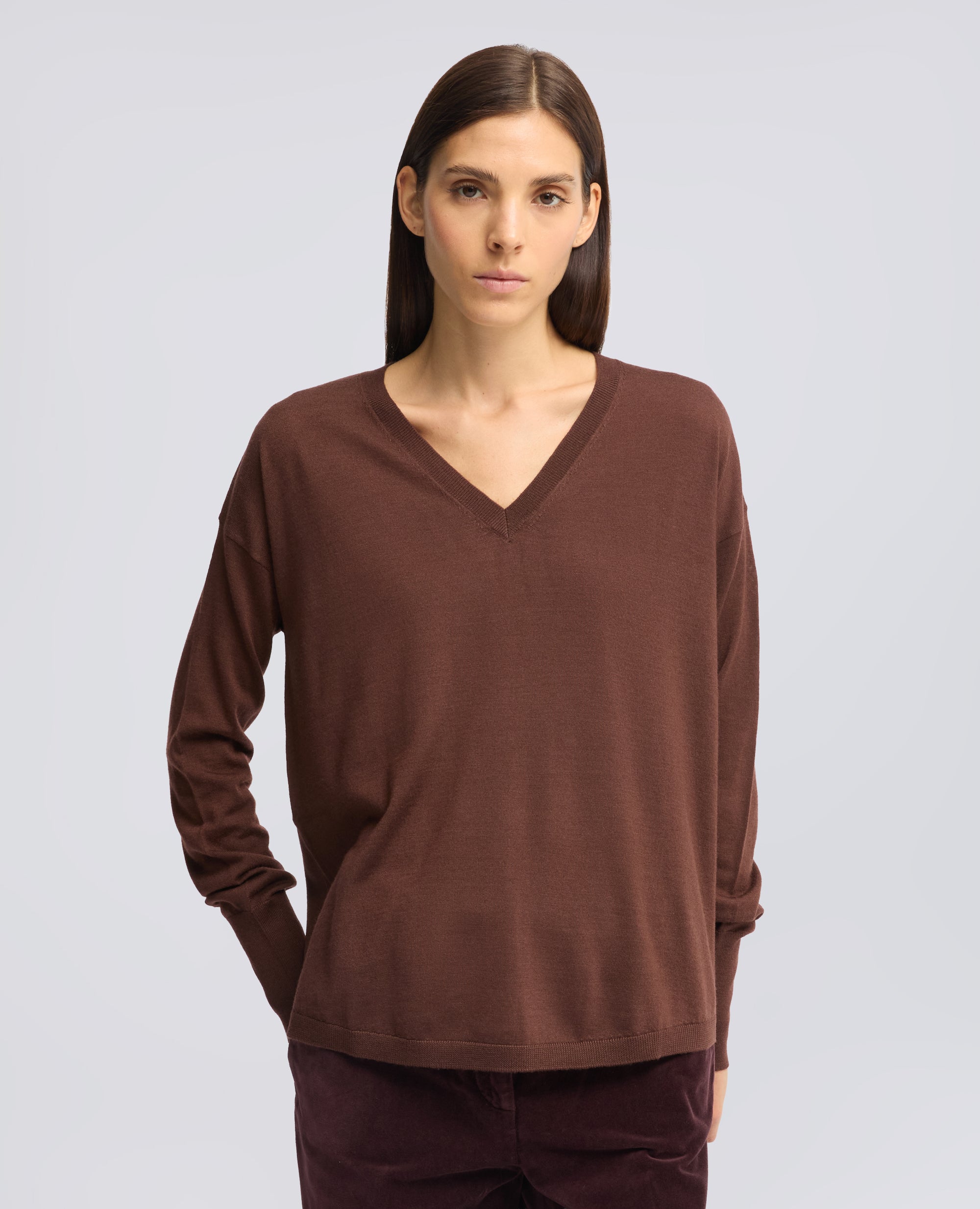 MAGLIA CON SCOLLO A V IN LANA MERINO - MARRONE - ASPESI