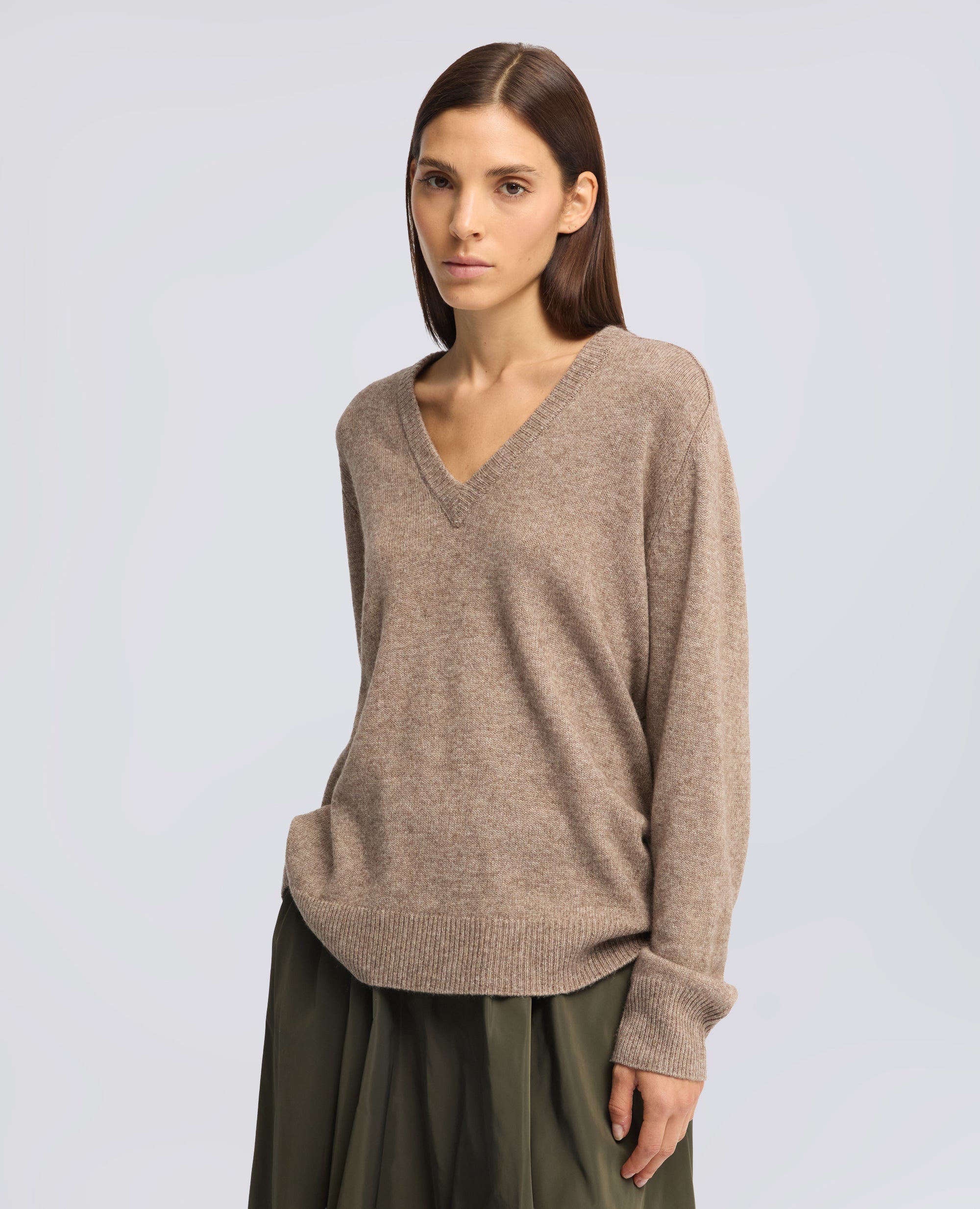 MAGLIA CON SCOLLO A V IN LANA, YAK E CASHMERE - BEIGE - ASPESI